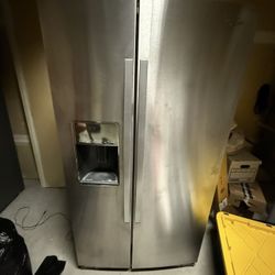 Whirlpool Refrigerator 