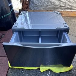 Lg pedestal 27” Bosch Milwaukee  A–C 	1.	Amazing 	2.	Astonishing 	3.	Awesome 	4.	Nike Apple Jordan Samsung Sony Funko Lego Adidas LouisVuitton Coach M