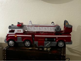 Paw Patrol Ultimate Rescue Fire Truck