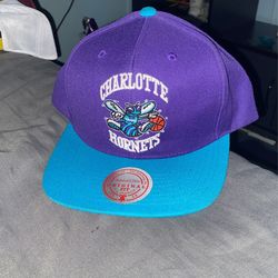 Men's Mitchell & Ness Purple/Teal Charlotte Hornets Hardwood Classics Two-Tone Snapback Hat
