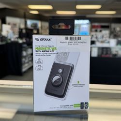 Black Wallet AirTag Slot 