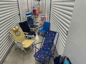 Beach chairs of all kind Tommy Bahama Rio and others from low mid high seated all in ver good conditions prices between $15 and $55