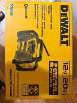 DeWalt DCR028B Jobsite Bluetooth Radio