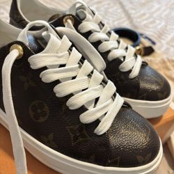 Louis Vuitton LV Trainer Sneakers 