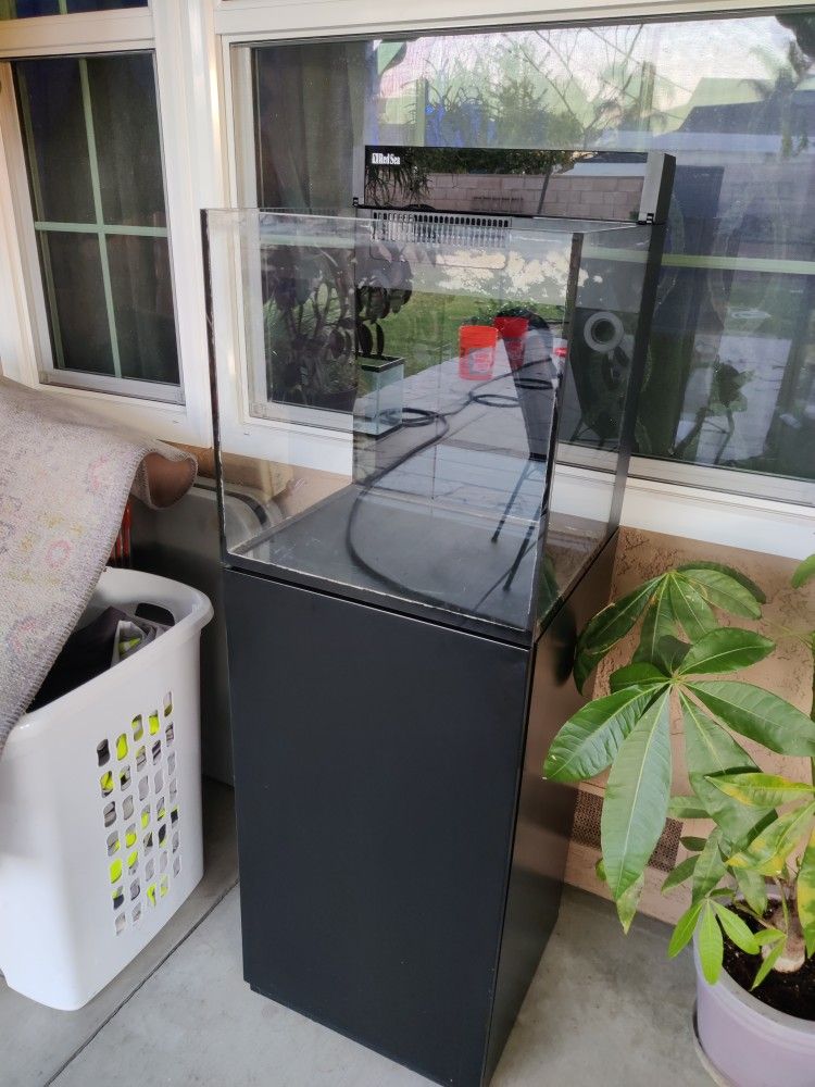 Red Sea Max Nano Cube 20 Gallon Saltwater Aquarium