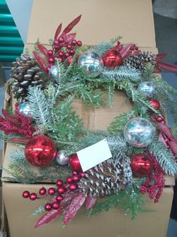 New Boxed High End 24" Wreath