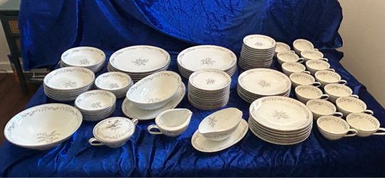 Vintage Mint NORITAKE CHINA NATALIE 5815 pattern 96-piece Lily of the Valley - 12 person set