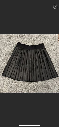 Nordstrom Fux Leather Pleatted Skirt In size Small.
