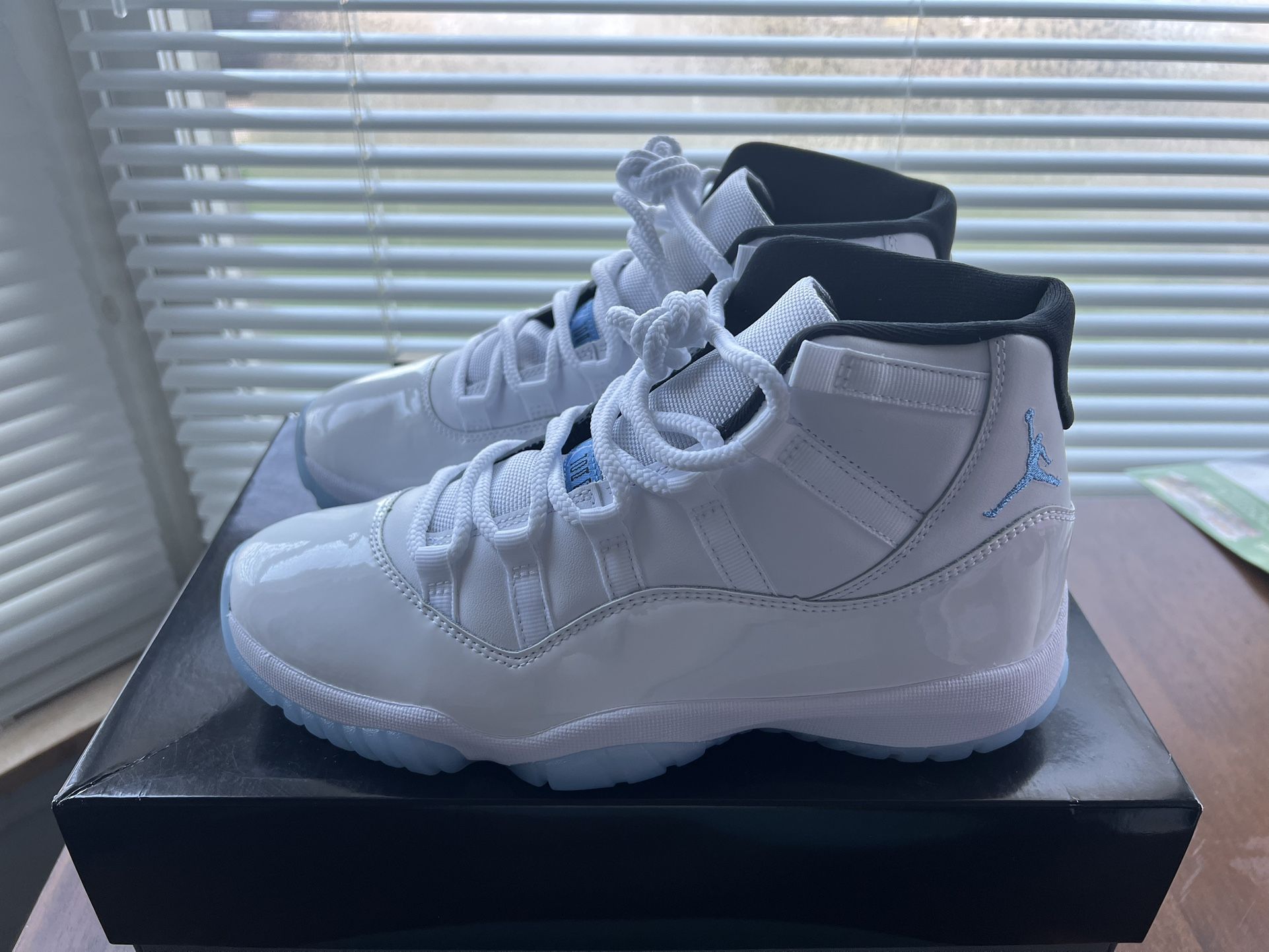 Air Jordan Retro 11 Legend Blue Size 8