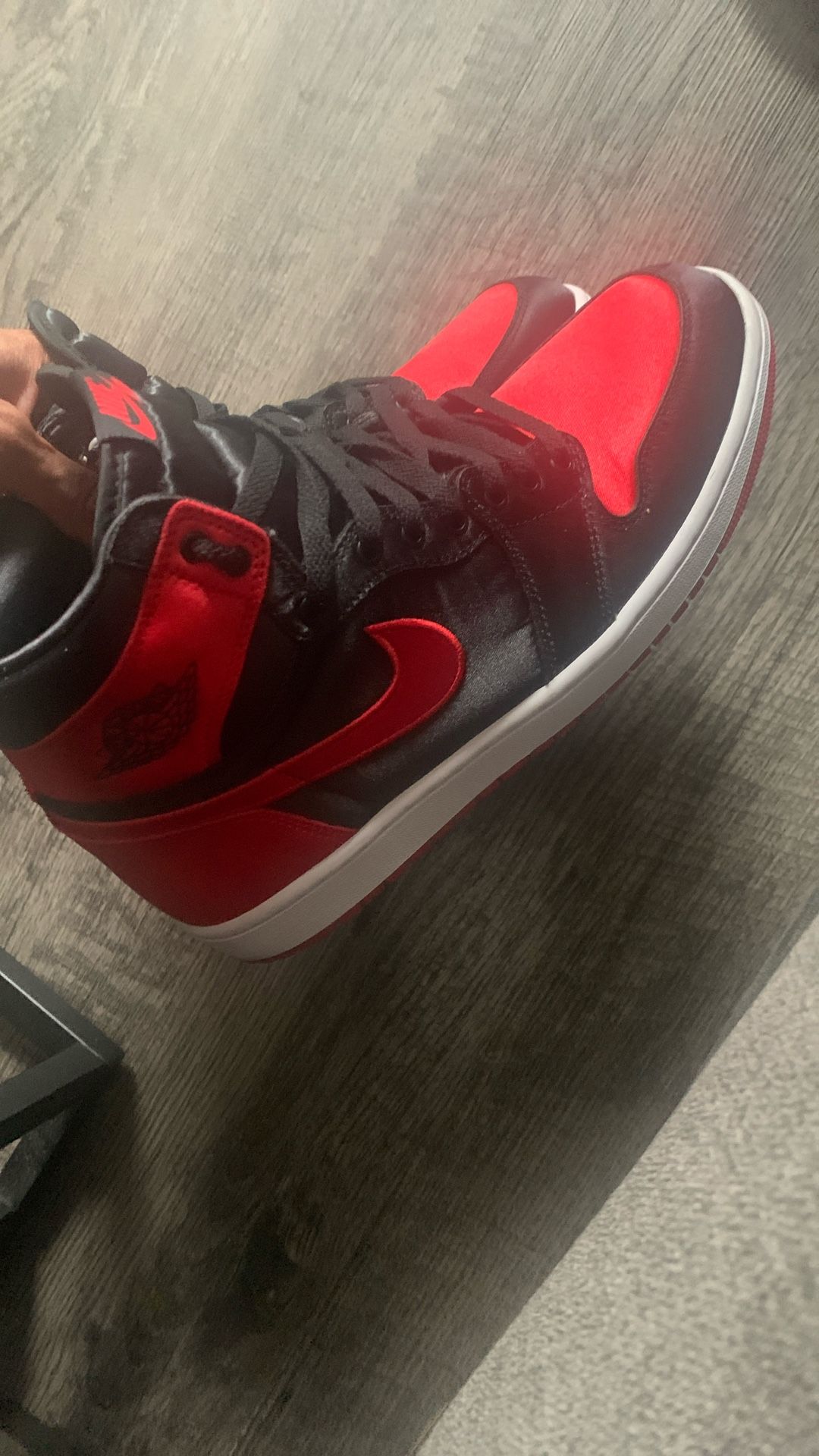 Jordan 1 Satin Bred (W)