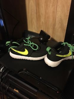 toddler Nike Size 9c