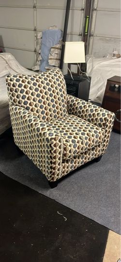 Upholstered Accent Chair with Geometric Pattern