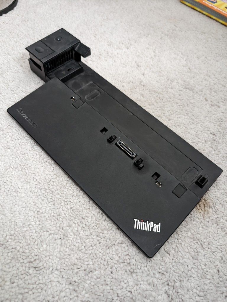 Lenovo ThinkPad USA Ultra Dock With 90W 2 Prong AC Adapter (40A20090US)