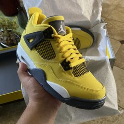 Jordan 4 Lightning