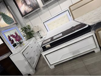 4pc Queen Bedroom Set 🤍🤍🤍