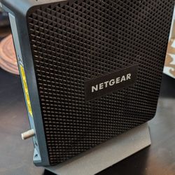 AC1900 WiFi Cable Modem Router (C7000)