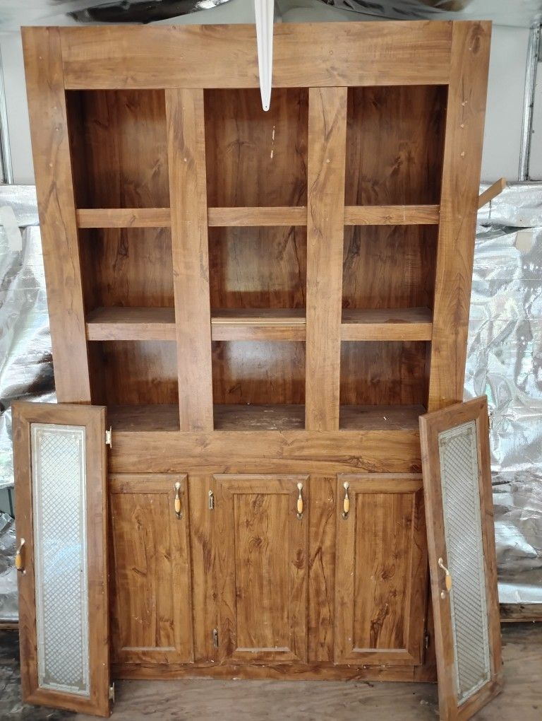 Large Hutch
