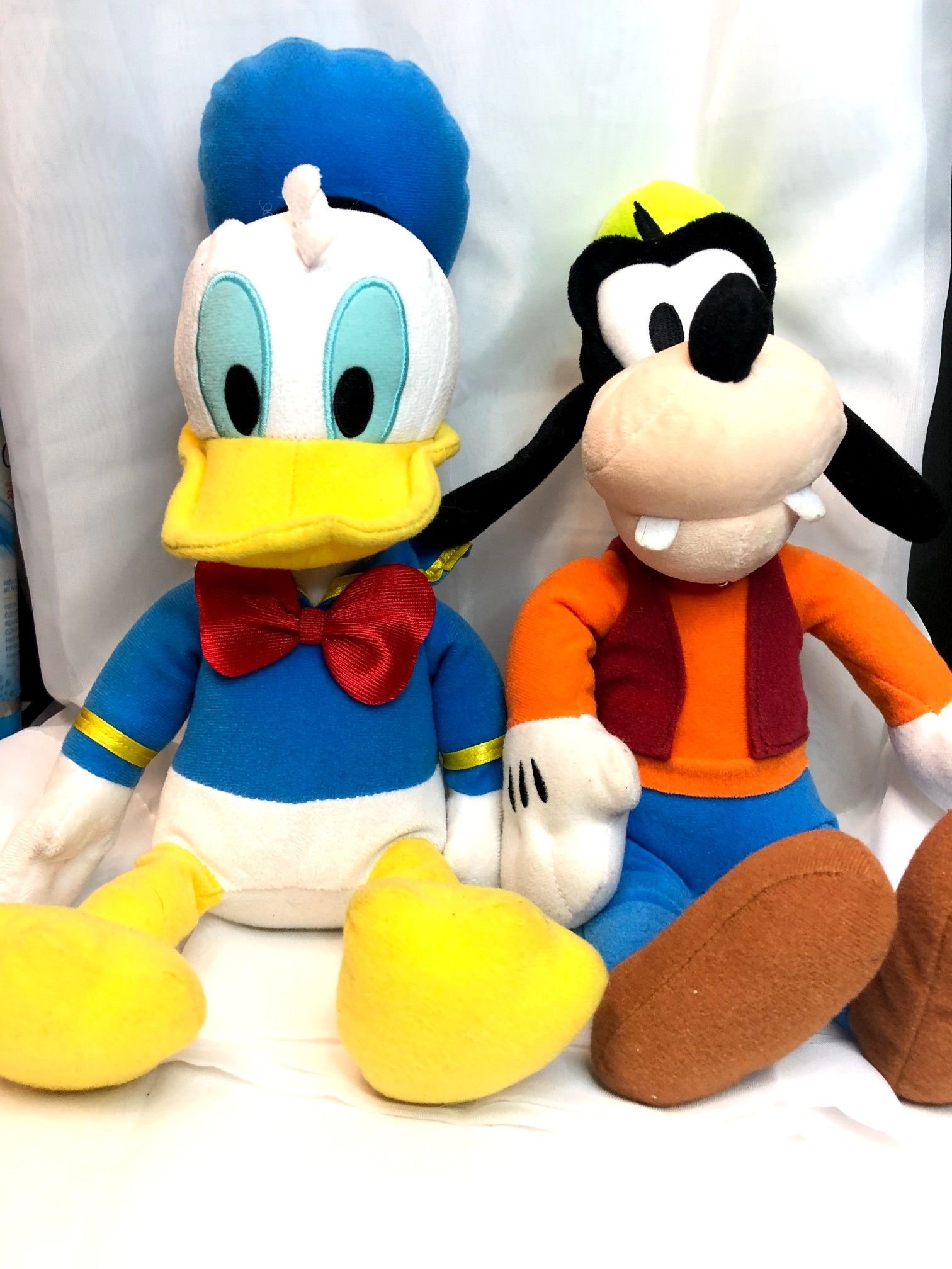 BUNDLE LOT Goofy Plush Kohl's Cares Stuffed Animal Disney 13" W Donald Duck