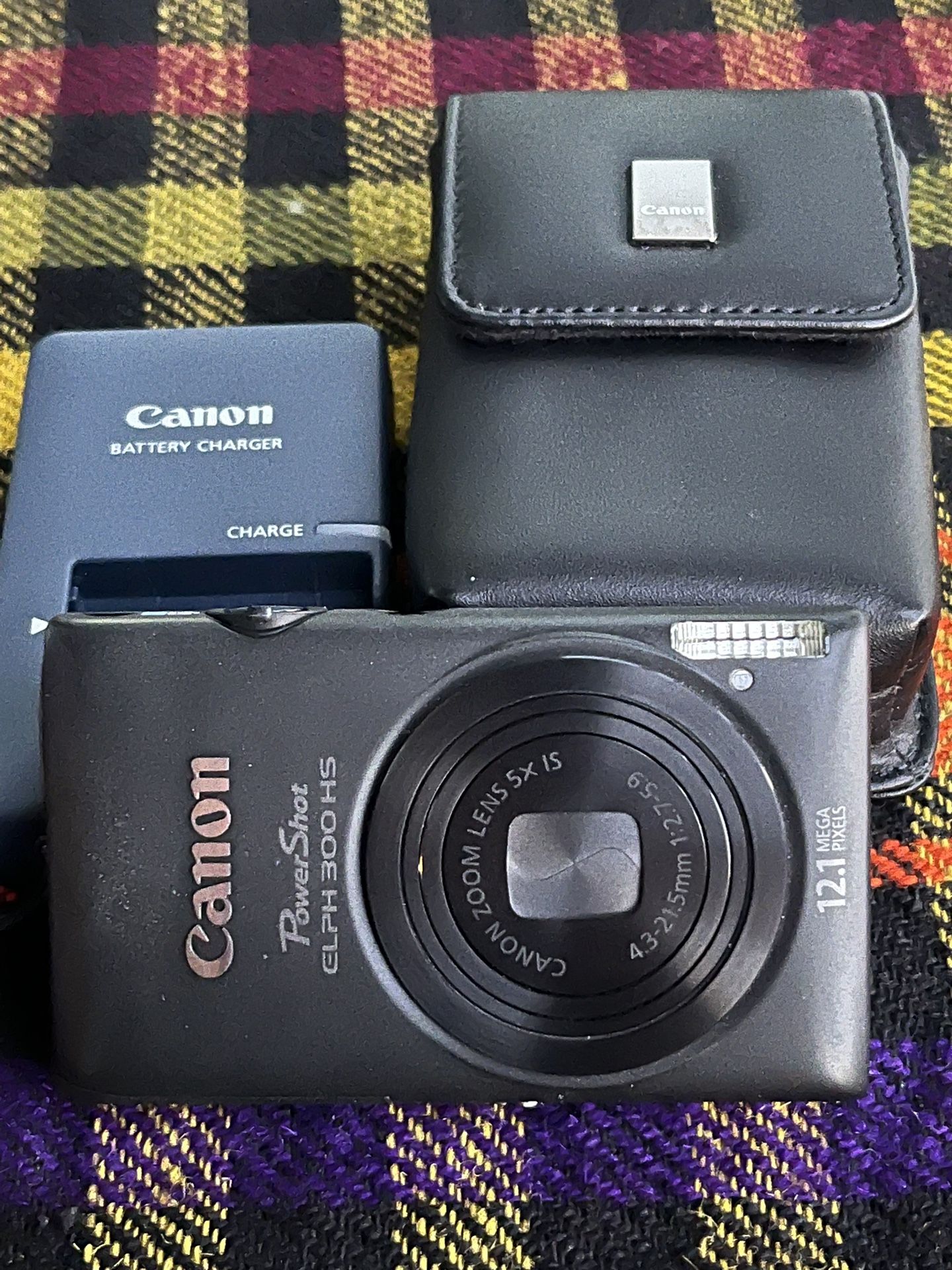 Excellent Canon PowerShot ELPH 300 HS in matte black finish