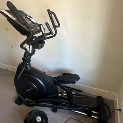 Eliptical trainer