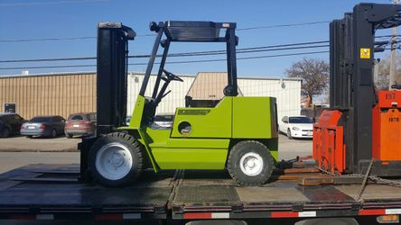 5k capacity Clark forklift (diesel)