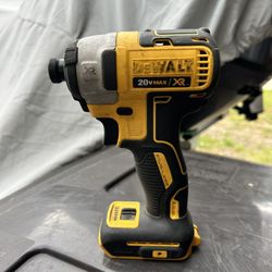 DEWALT XR 20-Volt Max 1/4-in Brushless Cordless Impact Driver