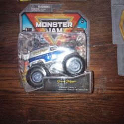 Grave Digger Monster Jam 184 Scale Two Trucks Two Different Colors