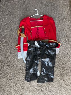 Women pirate costumes size small