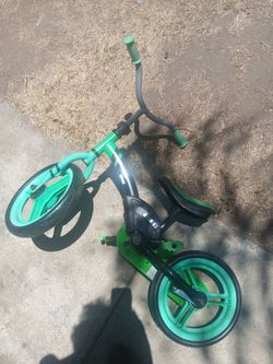 !! Boy's Bicycle  Little Tikes Size 12.5 Plastic Wheels