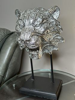 Crystal Tiger Head Sculpture – Silver Decorative Art Piece