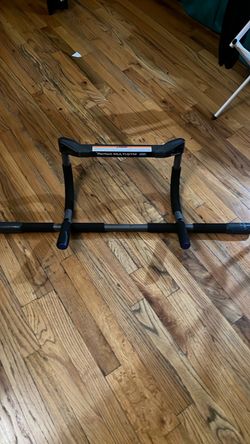Pull up bar