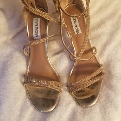 Steve Madden Gold Hills $10  8 1/2