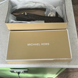 Michael  Kors Fulton Studded Logo Moccasin Size 6M