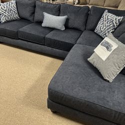 FREE DELIVERY COZY SECTIONAL 