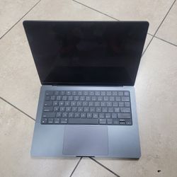 MacBook Pro M4 