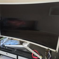 32in SAMSUNG Curved Monitor