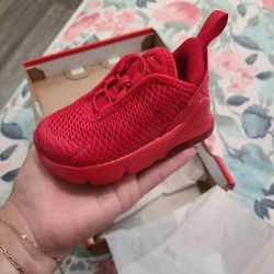 AIR MAX 270
