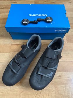 Cycling Shoes with Pedal