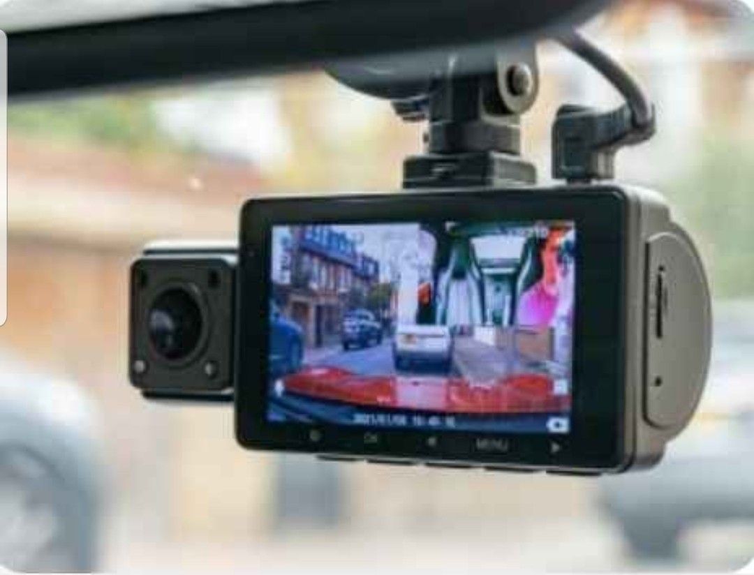 BRAND NEW IN BOX.. DASHCAM CAMERA.& RECORDING...GREAT FOR WHEN U ON THE ROAD..