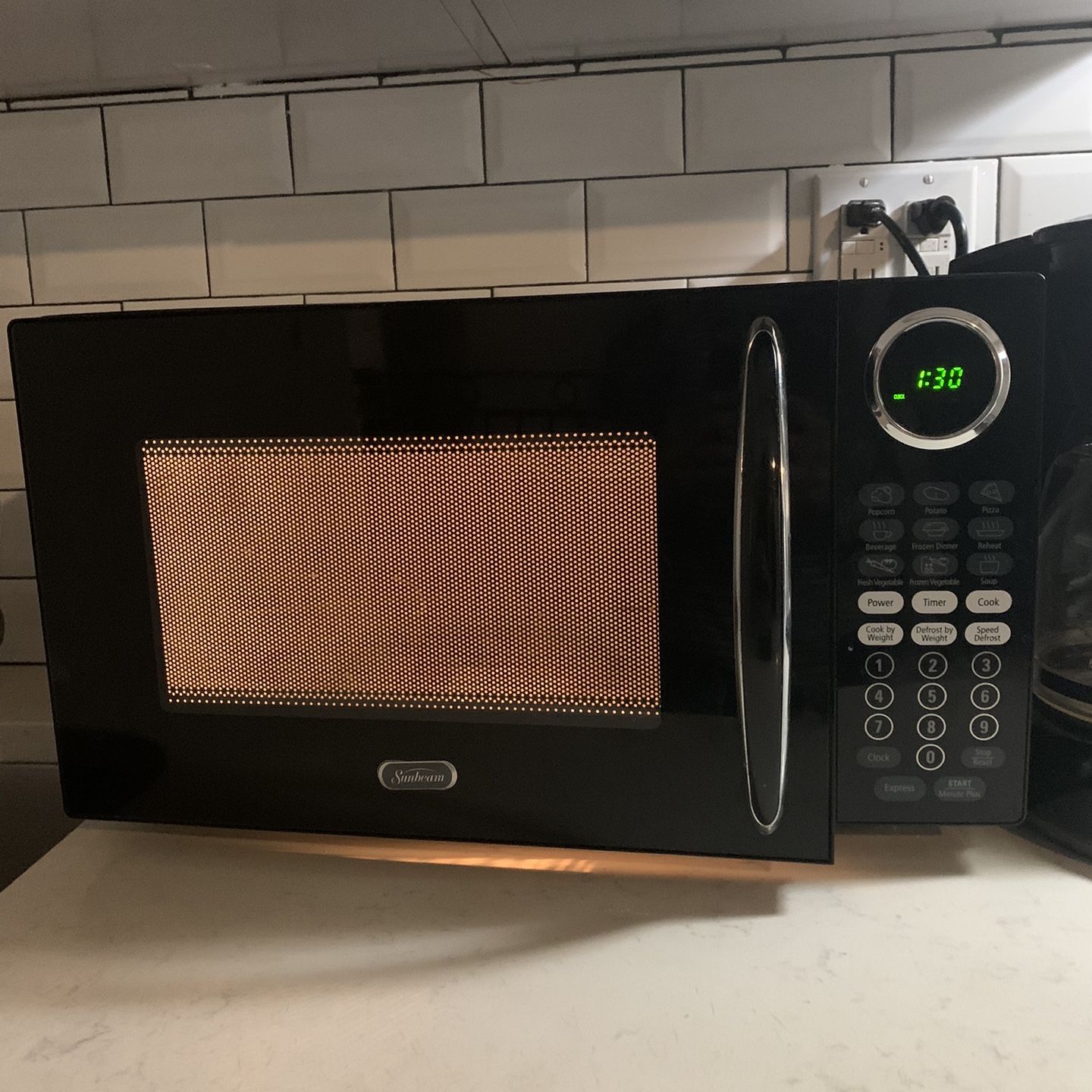 Sunbeam Microwave- $25 IF PICKUP TONIGHT for Sale in Brooklyn, NY