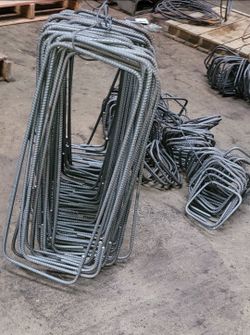 Hacemos estribos y anillos de diferente medidas para fundaciones.  