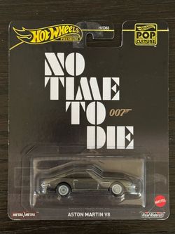 Hot Wheels Premium Pop Culture 007 Aston Martin V8