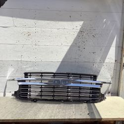 2021 Tahoe Grille OEM 2024 Original Great Shape 