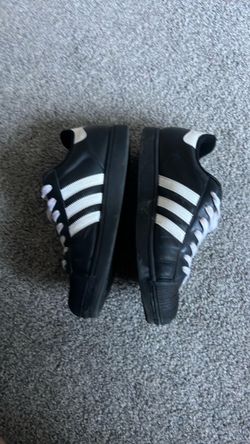 Addidas superstar size 9.5