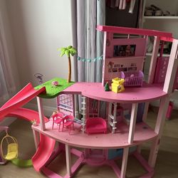 Barbie Dream House 