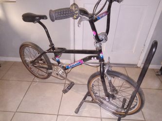 1988 Gt Performer Freestyle Bmx And Stand $1,200