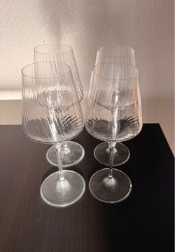 Set of 4 Clear Crystal Wine Glasses