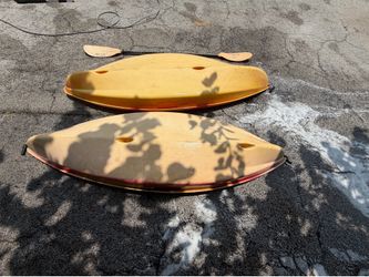 2 Kayaks + Paddle – Sit-On-Top – Ready for Water