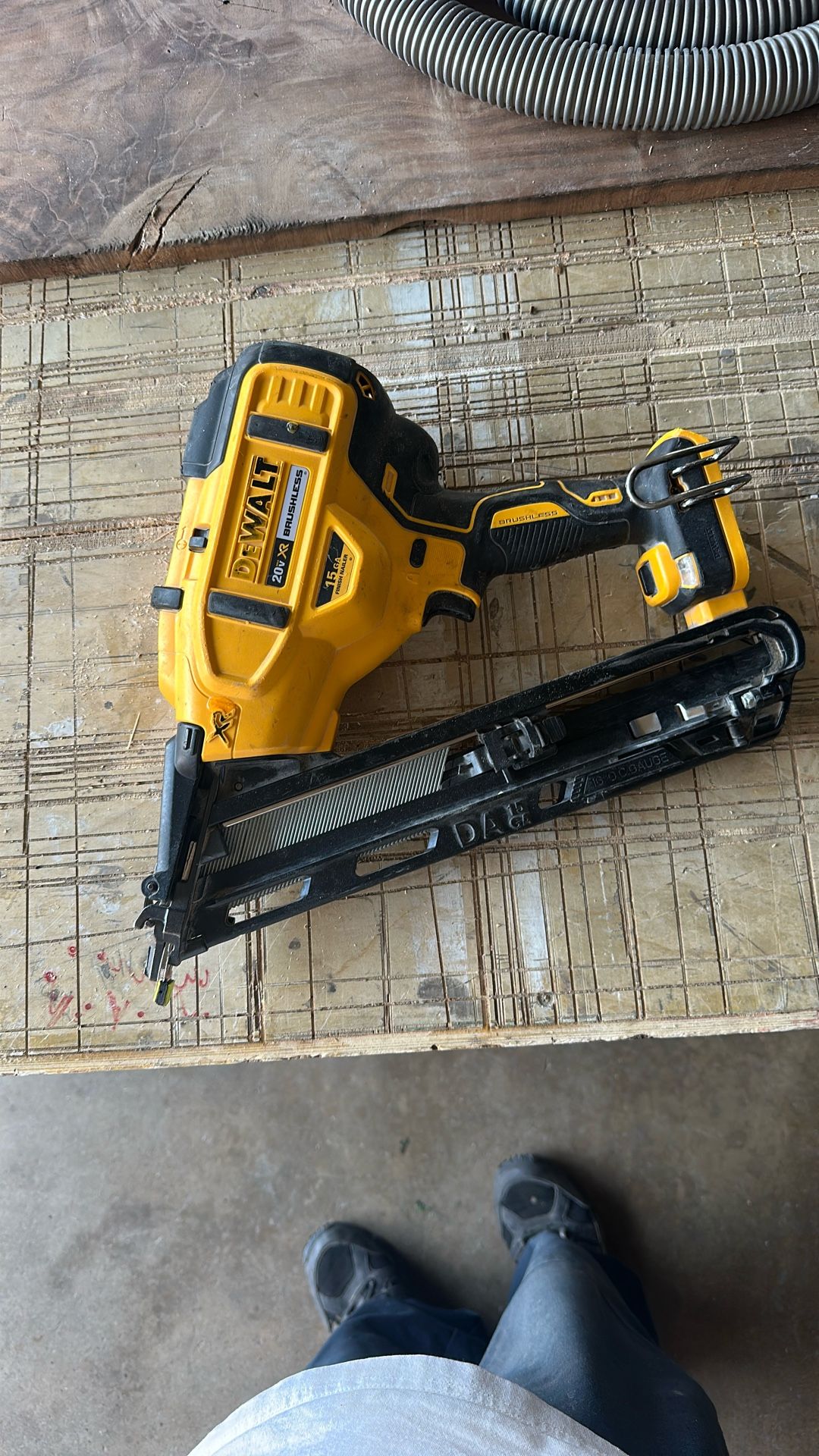 DeWalt 15g Nailer
