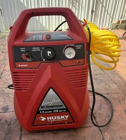 Compresor HUSKY 1.5 Galones 135 Max PSI